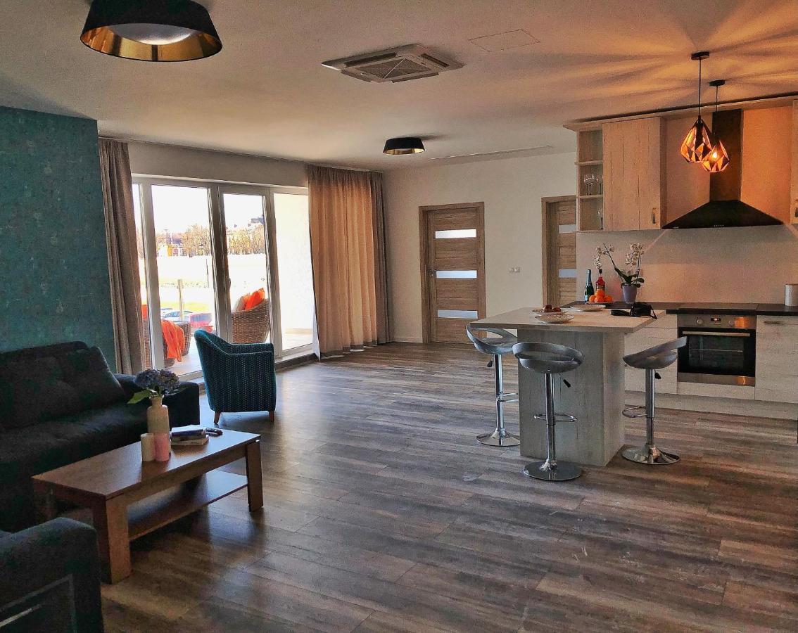 סולנוק Moment Apartments מראה חיצוני תמונה