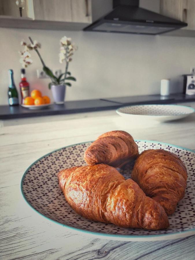 סולנוק Moment Apartments מראה חיצוני תמונה
