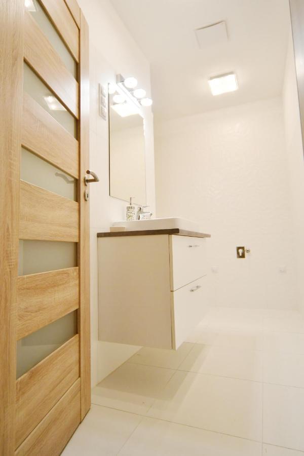 סולנוק Moment Apartments מראה חיצוני תמונה
