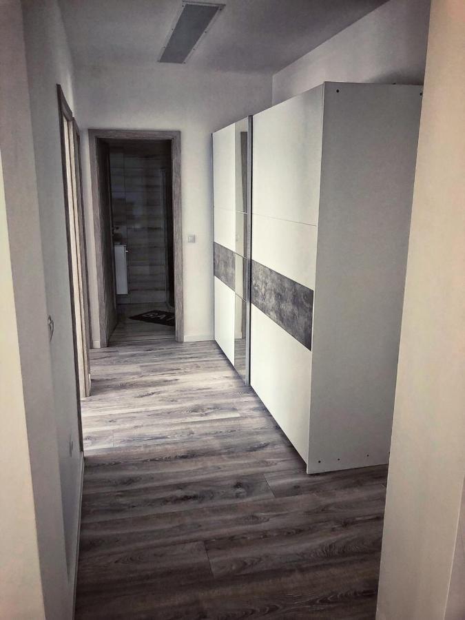 סולנוק Moment Apartments מראה חיצוני תמונה