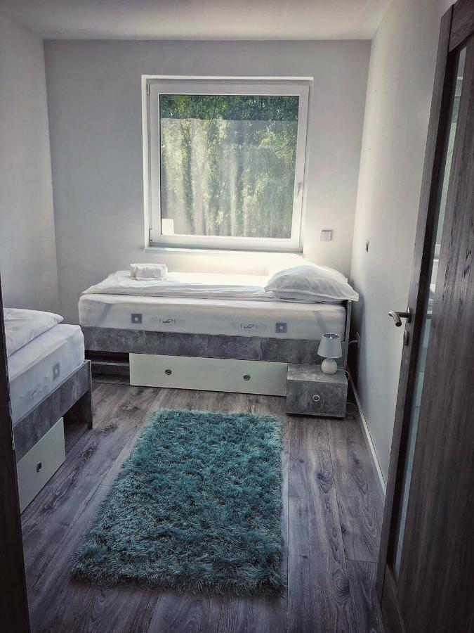 סולנוק Moment Apartments מראה חיצוני תמונה