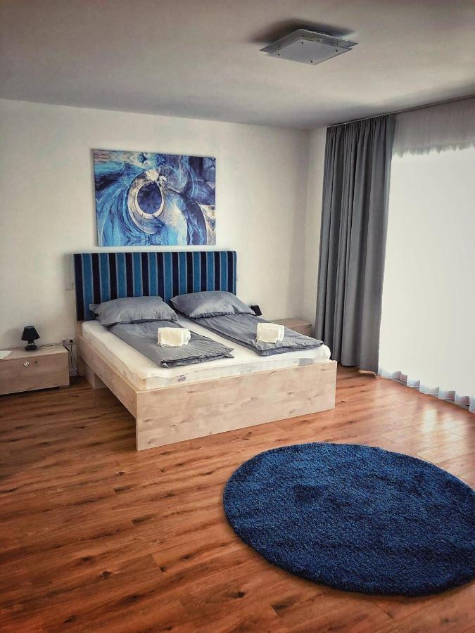 סולנוק Moment Apartments מראה חיצוני תמונה