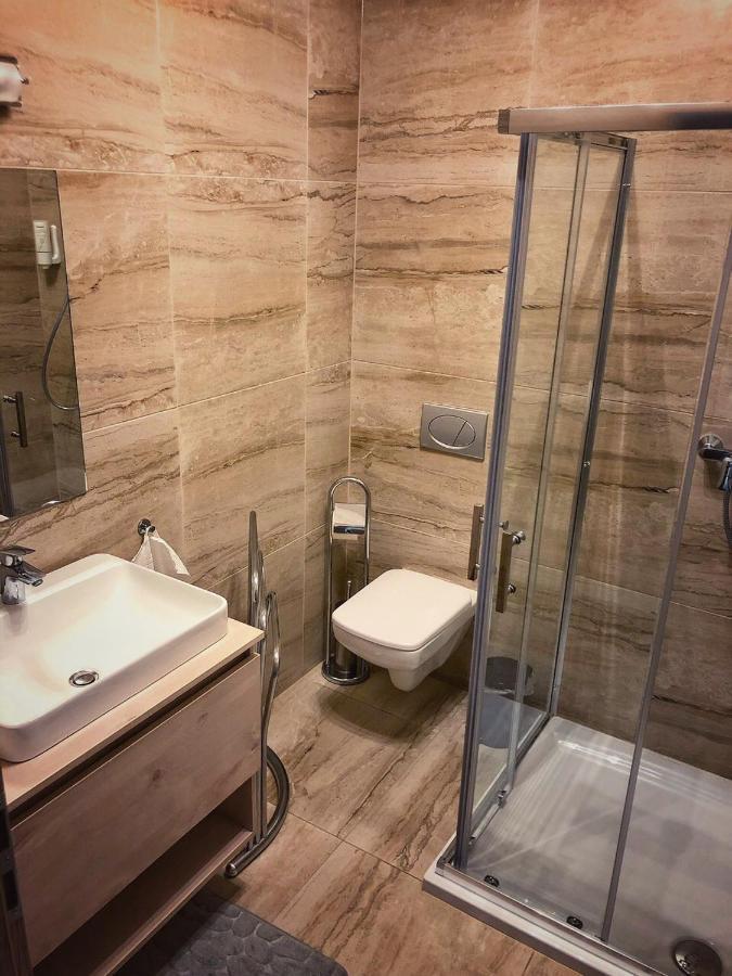 סולנוק Moment Apartments מראה חיצוני תמונה