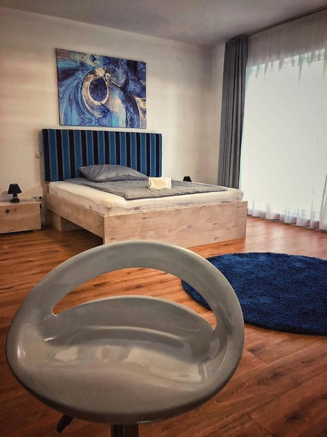 סולנוק Moment Apartments מראה חיצוני תמונה