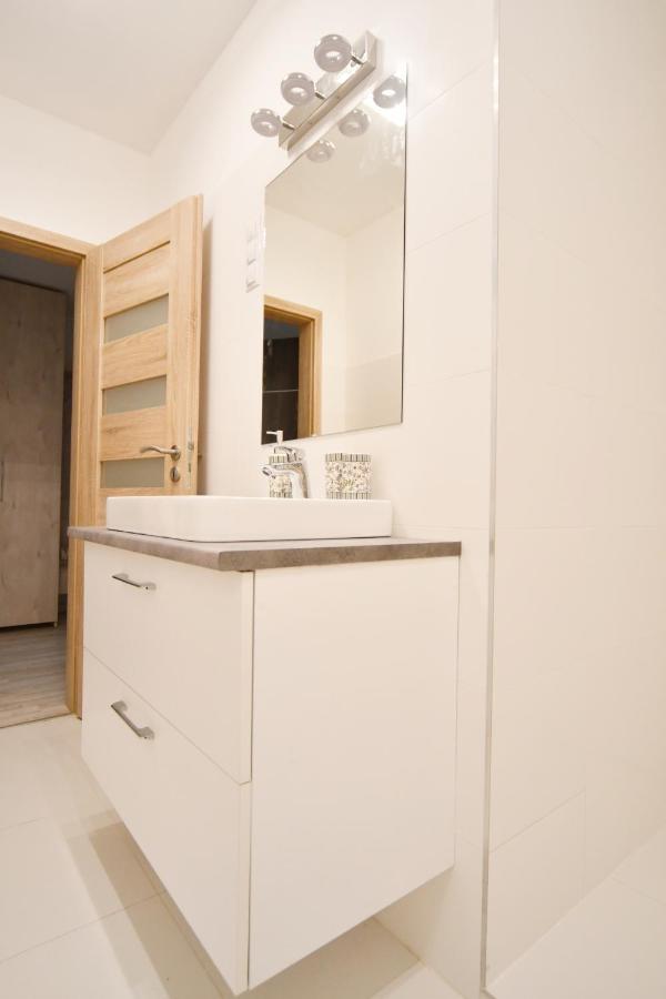 סולנוק Moment Apartments מראה חיצוני תמונה