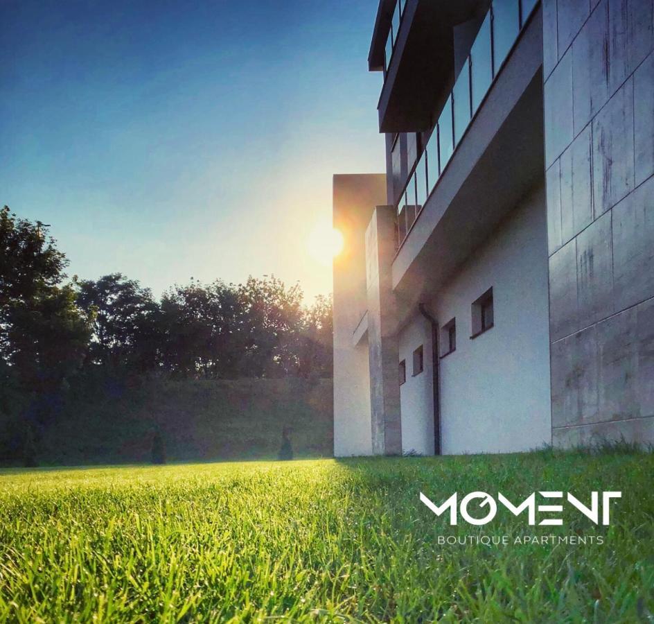 סולנוק Moment Apartments מראה חיצוני תמונה